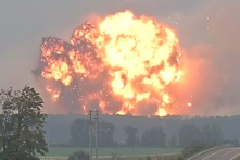 Ukraine: 1 kho vũ khí nữa lại phát nổ trong quả cầu lửa khổng lồ (video)