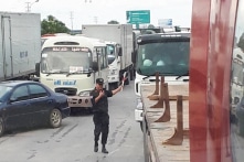 Phải xả trạm BOT quốc lộ 5 vì tài xế trả phí bằng tiền lẻ