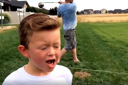 “Tuyệt chiêu” nhổ răng cho con của các gia đình này khiến người xem bật cười