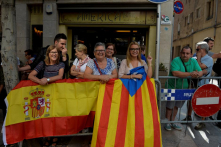 Tòa án Tây Ban Nha ngăn Nghị viện Catalonia tuyên bố độc lập