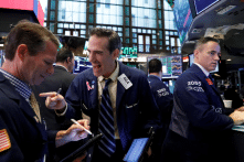 Chứng khoán Mỹ tăng kỷ lục, giới đầu tư lạc quan về kế hoạch giảm thuế của ông Trump