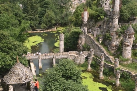 Ông lão Quý Châu 20 năm kiên trì xây đắp nên “Hoa Khuê Dạ Lang Cốc” đặc sắc