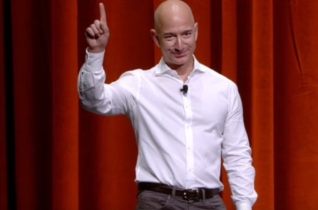 Jeff Bezos sẽ từ chức CEO Amazon