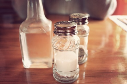 Nước muối và nhiều công dụng có thể bạn chưa biết