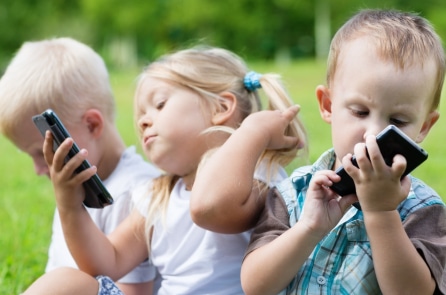 Bill Gates cho phép con cái sử dụng smartphone ở độ tuổi nào?