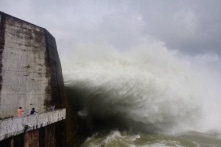 Bão số 11 mạnh cấp 12, hướng vào vùng biển Quảng Trị, Quảng Ngãi