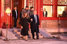 Tổng thống Trump được người dân Trung Quốc hoan nghênh đón chào