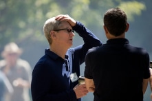 Tim Cook bị chất vấn vì quyết định gỡ bỏ các ứng dụng VPN tiếng Trung