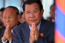 Cấm đảng đối lập hoạt động, chính quyền Hun Sen đối mặt với chế tài từ Mỹ và EU