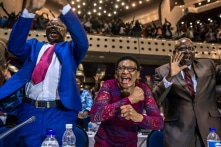 Zimbabwe: Tổng thống Mugabe từ chức sau 37 năm cầm quyền