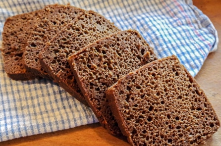 Ở xứ núi lửa Iceland, bạn sẽ được nướng bánh mì dưới lòng đất