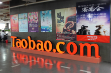 Mỹ liệt trang web mua sắm Taobao của Alibaba vào danh sách bán hàng giả