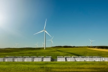 Elon Musk đã thắng cược xử lý vấn đề điện của Australia trong 100 ngày