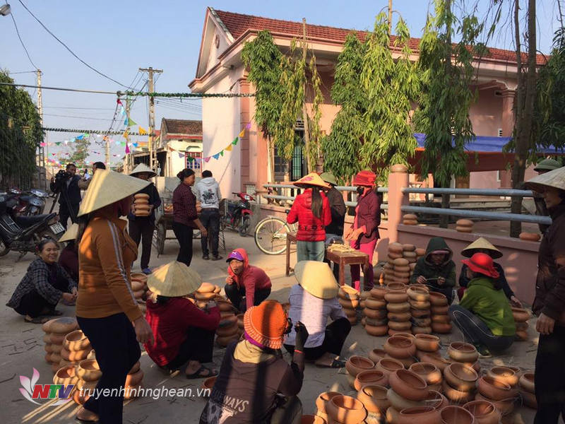 Cây thông Noel, nồi đất, giáo dân