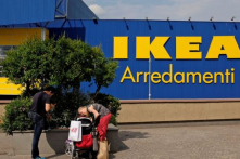IKEA Ý gặp rắc rối vì sa thải một bà mẹ đơn thân