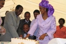 Tài sản kếch sù của gia đình cựu Tổng thống Zimbabwe Mugabe