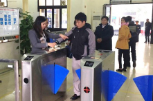 Lắp hệ thống soát vé tự động tại ga Hà Nội, Sài Gòn