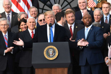 TT Trump chúc mừng Luật Thuế được Quốc Hội thông qua