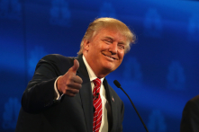 Ông Trump đăng tweet chúc mừng năm mới, tiết lộ lý do hay sử dụng mạng xã hội