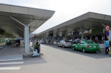 Cục Hàng không Việt Nam đề xuất dừng thu phí ô tô vào sân bay