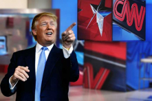Ông Trump chuẩn bị trao giải “Tin giả của năm” cho truyền thông