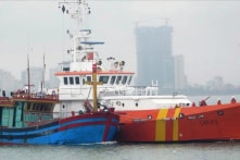 Cứu thành công 6 ngư dân Nam Định sau 2 ngày gặp nạn trên biển