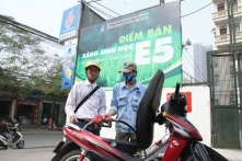 Giá ethanol E100 sản xuất trong nước đắt hơn 800 đồng so với nhập khẩu