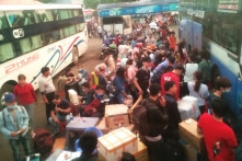 Hỗn loạn, lộn xộn tại BX Miền Đông (TP.HCM) khi người dân về quê ăn Tết