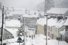 “Quái vật từ phương Đông” kết hợp bão Emma nhấn chìm nước Anh trong băng giá