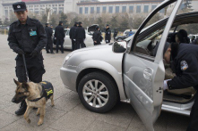 “Lưỡng hội” Trung Quốc: An ninh thắt chặt nhưng vẫn có người “lọt lưới” kêu oan