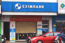 Vụ khách hàng mất 245 tỷ tại Eximbank: Công an khám xét chi nhánh, bắt giữ 2 nữ nhân viên