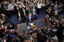 Hiểu về bản chất phiên điều trần Mark Zuckerberg
