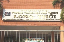 Phủ nhận việc ném vở học sinh, cô giáo không giảng bài sẽ khiếu nại