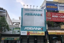 TP.HCM: Truy xét hai nam thanh niên cướp Ngân hàng An Bình giữa ban ngày