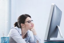 Ngồi lâu một chỗ có thể là nguyên nhân gây suy giảm trí nhớ