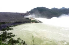 8h hôm nay (9/7), Thủy điện Hòa Bình mở thêm một cửa xả đáy