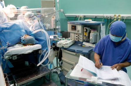 Tâm sự của một bác sĩ với các phụ huynh muốn con học ngành Y