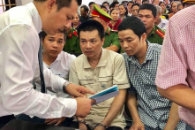 Nếu không nghe tiếng trống, tiếng súng sẽ vang lên