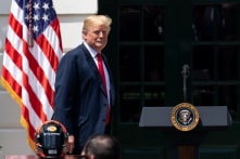 Trump ký lệnh quản lý công chức, tiết kiệm 100 triệu USD thuế của dân