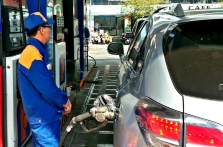 Giá xăng Việt Nam có thực sự thấp hơn nhiều nước?