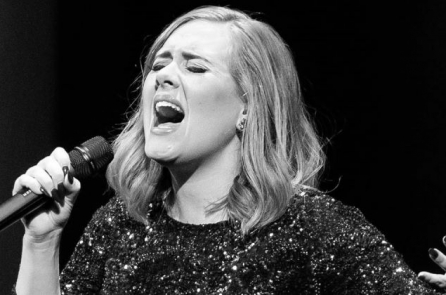 Người duy nhất trên thế giới bị ngồi tù vì… hát