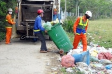 Chuyển ‘phí’ thành ‘giá’, dân bức xúc vì tiền rác tăng gần gấp đôi