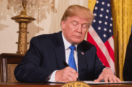 2 năm rút khỏi 9 hiệp ước: Vì sao Trump làm thế?