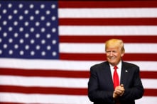 Một tuần ông Trump làm nổi bật nghị trình “Nước Mỹ trên hết”