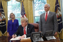 Trump ký lệnh hành pháp để dừng chia tách gia đình nhập cư trái phép