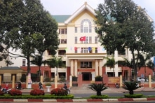 Đưa đề thi cho người thân, Phó trưởng phòng kinh tế bị truy tố