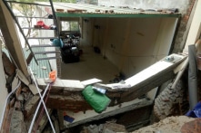 Hàng loạt ngôi nhà sạt lở xuống sông Đà, do thủy điện hay không?