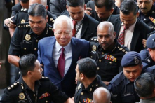 Cựu Thủ tướng Malaysia hầu tòa, đối mặt với cáo trạng tham nhũng