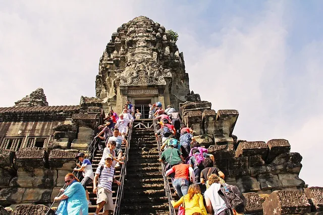 angkor wat du khach