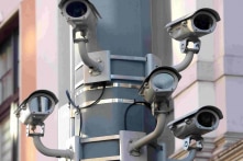 Camera Trung Quốc xuất khẩu trên thế giới có cửa hậu để làm gì?